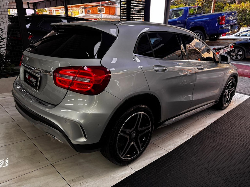 Foto do veículo MERCEDES-BENZ GLA 250 2.0 16V TURBO GASOLINA SPORT 4P AUTOMÁTICO 2017 90.162 KM 135.777,00