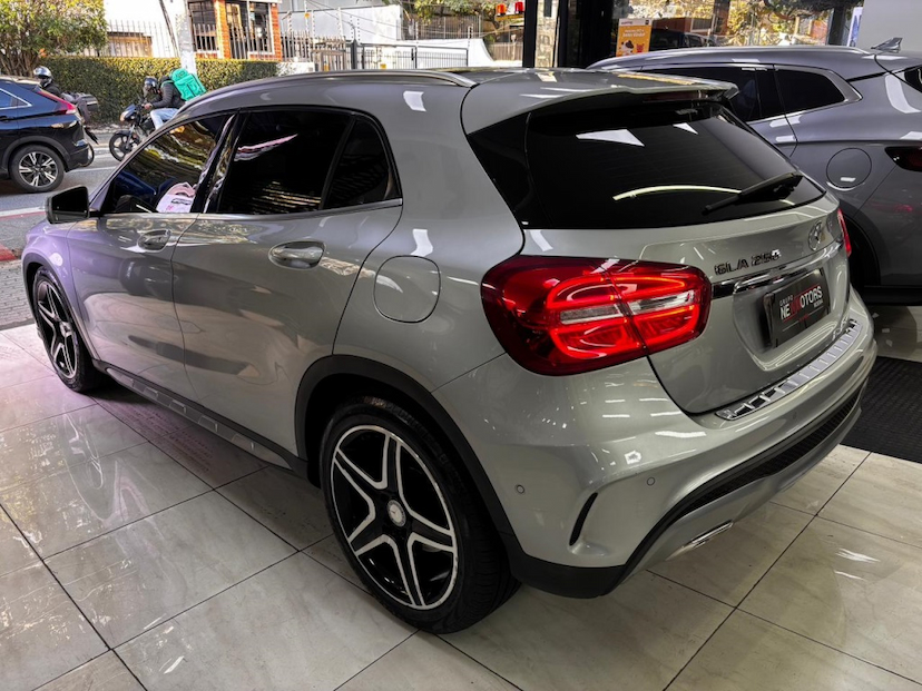 Foto do veículo MERCEDES-BENZ GLA 250 2.0 16V TURBO GASOLINA SPORT 4P AUTOMÁTICO 2017 90.162 KM 135.777,00
