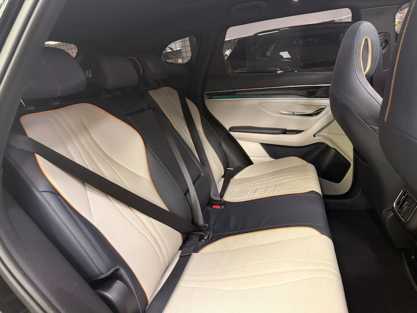 Foto do veículo BYD SONG PLUS 1.5 DM-I HÍBRIDO AUTOMÁTICO 2025 20.000 KM 188.777,00