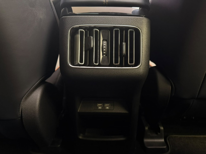 Foto do veículo BYD SONG PLUS 1.5 DM-I HÍBRIDO AUTOMÁTICO 2025 20.000 KM 188.777,00