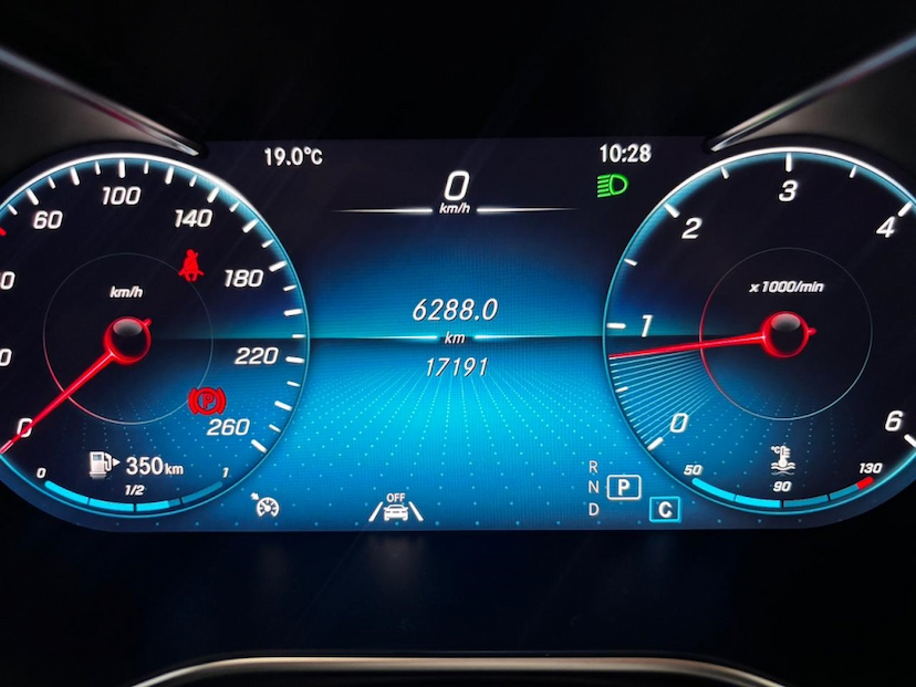 Foto do veículo MERCEDES-BENZ GLC 220D 2.0 TURBO DIESEL ENDURO 9G-TRONIC 2021 17.600 KM 227.777,00