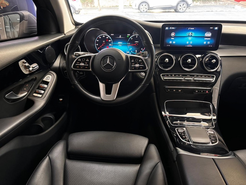 Foto do veículo MERCEDES-BENZ GLC 220D 2.0 TURBO DIESEL ENDURO 9G-TRONIC 2021 17.600 KM 227.777,00