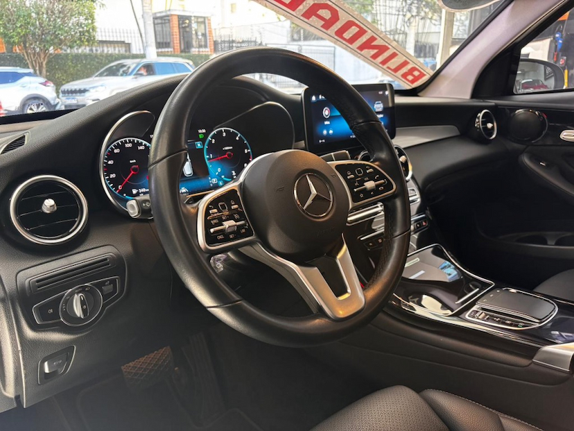 Foto do veículo MERCEDES-BENZ GLC 220D 2.0 TURBO DIESEL ENDURO 9G-TRONIC 2021 17.600 KM 227.777,00
