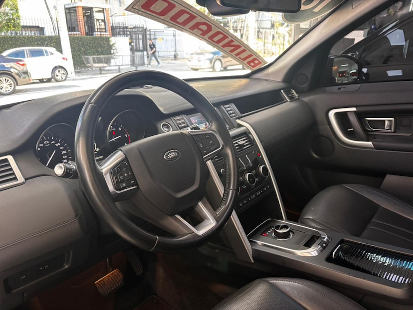 Foto do veículo LAND ROVER DISCOVERY SPORT 2.0 16V TD4 TURBO DIESEL HSE 4P 7 LUGARES AUTOMÁTICO 2018 96.000 KM 127.777,00