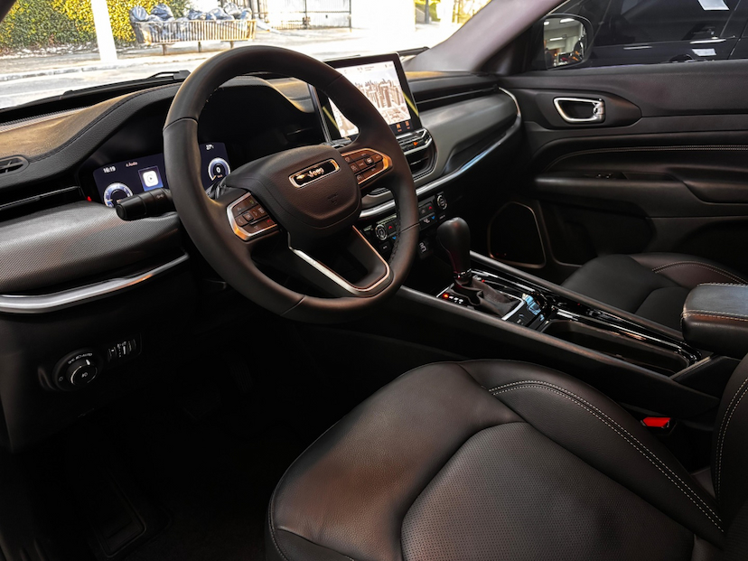 Foto do veículo JEEP COMPASS 1.3 T270 TURBO FLEX LONGITUDE AT6 2025 6.601 KM 159.777,00
