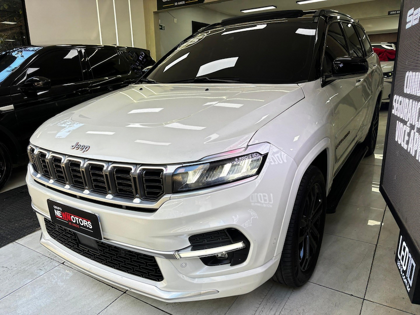 Foto do veículo JEEP COMMANDER 2.0 HURRICANE 4 TURBO GASOLINA OVERLAND AT9 2025 17.333 KM 216.777,00