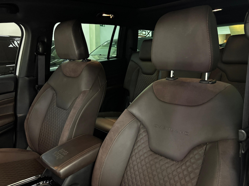 Foto do veículo JEEP COMMANDER 2.0 HURRICANE 4 TURBO GASOLINA OVERLAND AT9 2025 17.333 KM 216.777,00