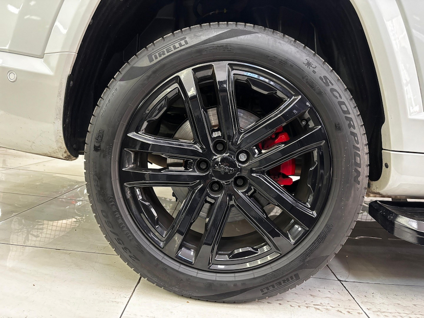 Foto do veículo JEEP COMMANDER 2.0 HURRICANE 4 TURBO GASOLINA OVERLAND AT9 2025 17.333 KM 216.777,00