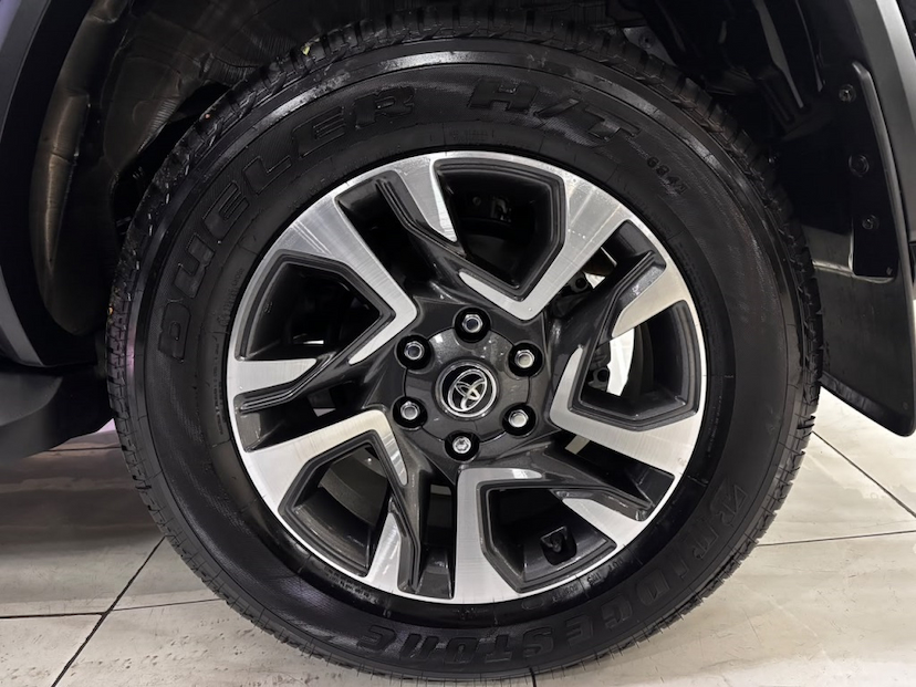 Foto do veículo TOYOTA HILUX SW4 2.8 D-4D TURBO DIESEL SRX PLATINUM 7L 4X4 AUTOMÁTICO 2026 10.899 KM 359.777,00
