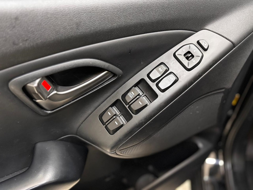 Foto do veículo HYUNDAI IX35 2.0 MPFI GL 16V FLEX 4P AUTOMÁTICO 2019 64.033 KM 93.777,00