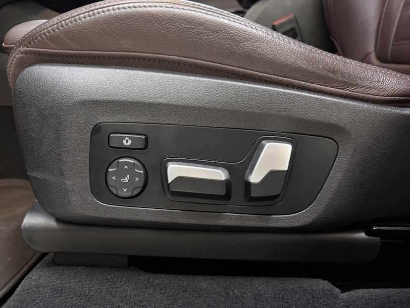 Foto do veículo BMW X3 2.0 16V HÍBRIDO X LINE XDRIVE30E STEPTRONIC 2023 30.735 KM 349.777,00