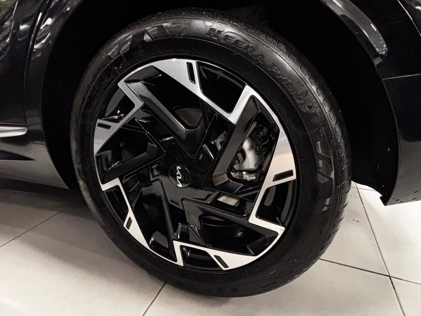Foto do veículo KIA SPORTAGE 1.6 TGDI MHEV EX PRESTIGE DCT 2023 43.783 KM 164.777,00