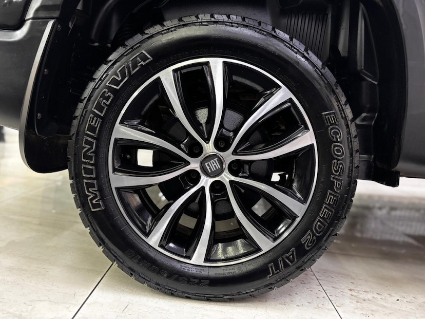 Foto do veículo FIAT TORO 2.0 16V TURBO DIESEL ULTRA 4WD AT9 2021 91.684 KM 118.777,00