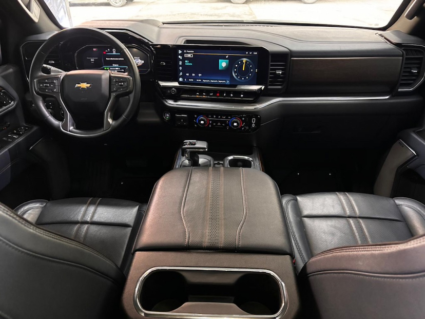 Foto do veículo CHEVROLET SILVERADO 5.3 V8 GASOLINA 1500 HIGH COUNTRY 4X4 AUTOMÁTICO 2024 71.367 KM 442.777,00