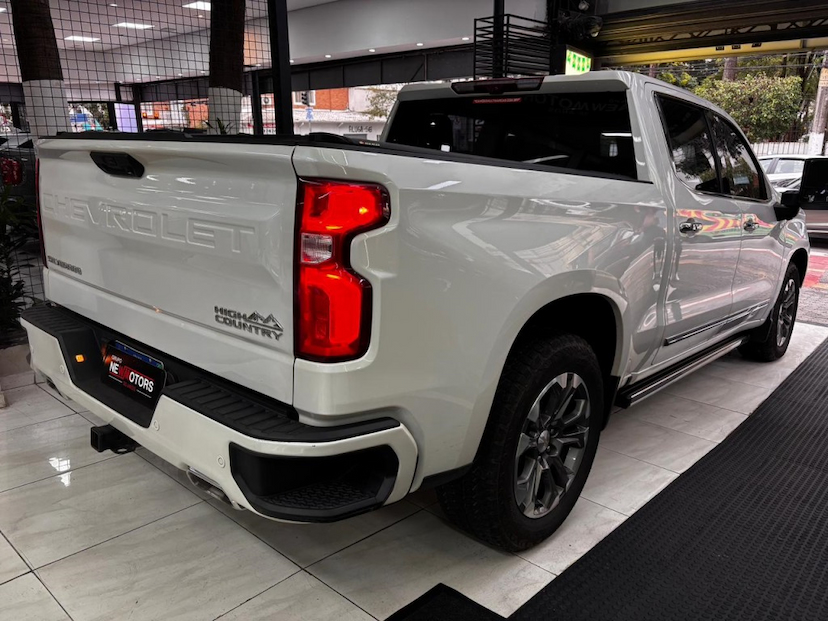 Foto do veículo CHEVROLET SILVERADO 5.3 V8 GASOLINA 1500 HIGH COUNTRY 4X4 AUTOMÁTICO 2024 71.367 KM 442.777,00