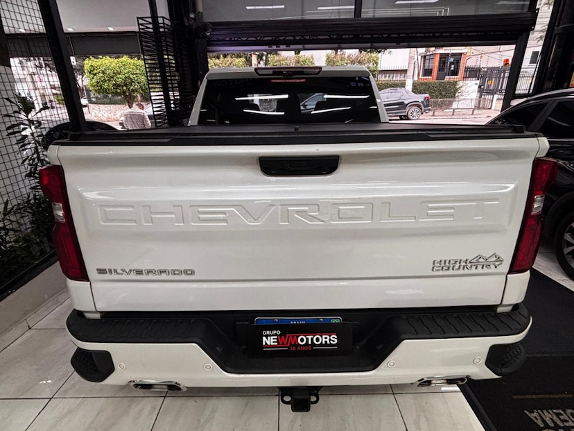Foto do veículo CHEVROLET SILVERADO 5.3 V8 GASOLINA 1500 HIGH COUNTRY 4X4 AUTOMÁTICO 2024 71.367 KM 442.777,00