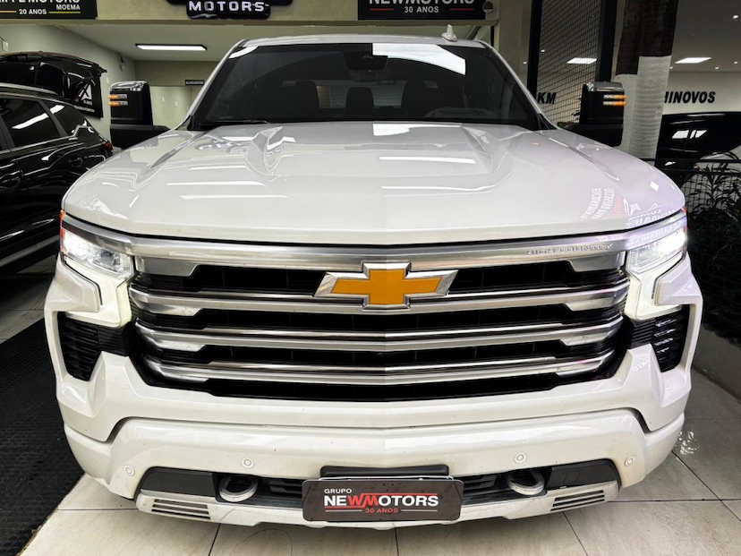 Foto do veículo CHEVROLET SILVERADO 5.3 V8 GASOLINA 1500 HIGH COUNTRY 4X4 AUTOMÁTICO 2024 71.367 KM 442.777,00
