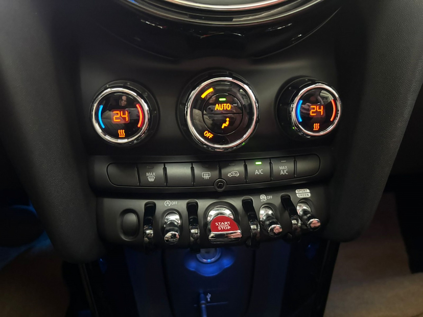 Foto do veículo MINI COOPER 2.0 16V TWINPOWER GASOLINA S 2P STEPTRONIC 2020 60.117 KM 134.777,00