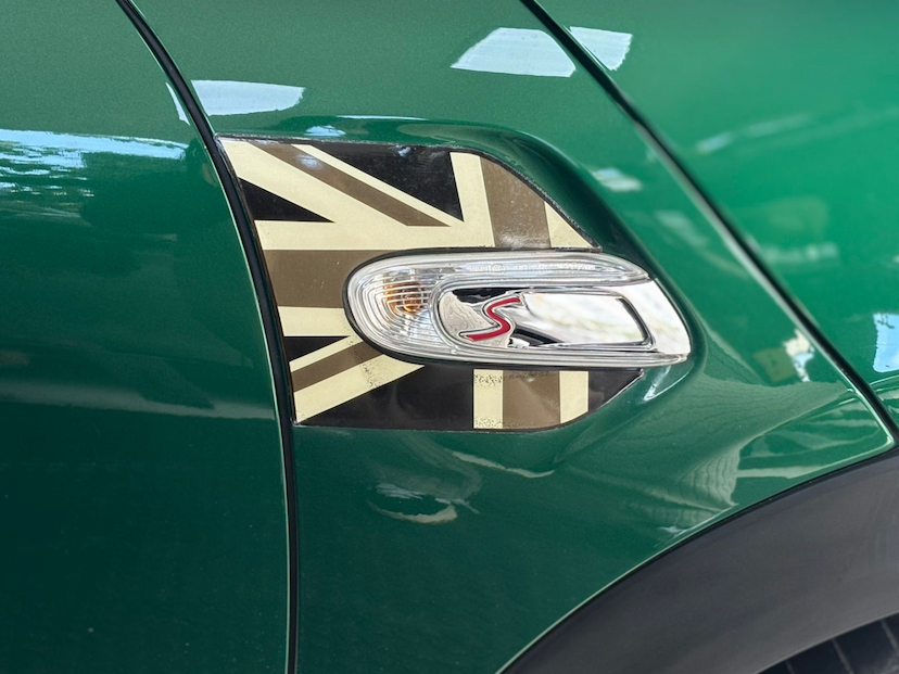 Foto do veículo MINI COOPER 2.0 16V TWINPOWER GASOLINA S 2P STEPTRONIC 2020 60.117 KM 134.777,00