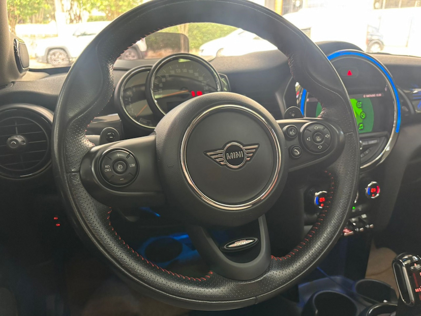 Foto do veículo MINI COOPER 2.0 16V TWINPOWER GASOLINA S 2P STEPTRONIC 2020 60.117 KM 134.777,00
