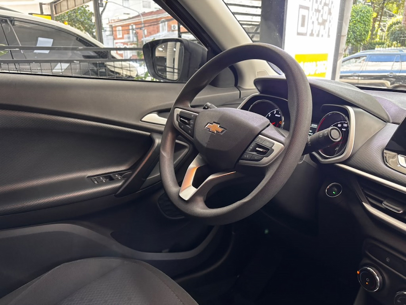Foto do veículo CHEVROLET TRACKER 1.0 TURBO FLEX LT AUTOMÁTICO 2021 42.335 KM 85.777,00