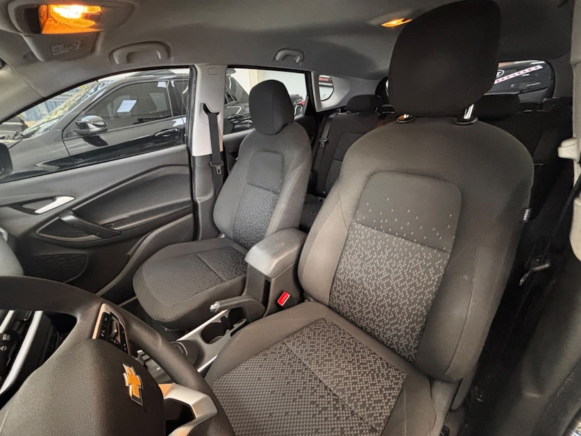 Foto do veículo CHEVROLET TRACKER 1.0 TURBO FLEX LT AUTOMÁTICO 2021 42.335 KM 85.777,00