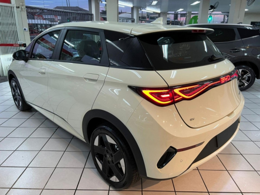 Foto do veículo BYD DOLPHIN 45,1 KW ELÉTRICO SE 2027 0 KM 163.880,00