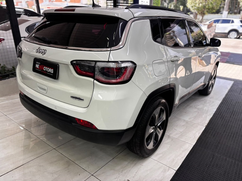 Foto do veículo JEEP COMPASS 2.0 16V FLEX LONGITUDE AUTOMÁTICO 2018 63.491 KM 88.777,00