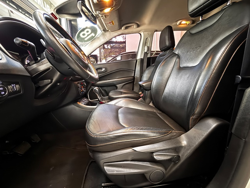 Foto do veículo JEEP COMPASS 2.0 16V FLEX LONGITUDE AUTOMÁTICO 2018 63.491 KM 88.777,00