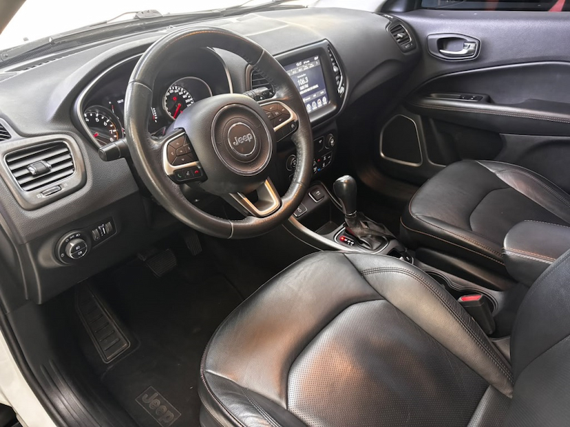 Foto do veículo JEEP COMPASS 2.0 16V FLEX LONGITUDE AUTOMÁTICO 2018 63.491 KM 88.777,00