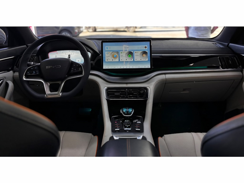Foto do veículo BYD SONG PLUS 1.5 DM-I HÍBRIDO AUTOMÁTICO 2024 31.000 KM 169.777,00