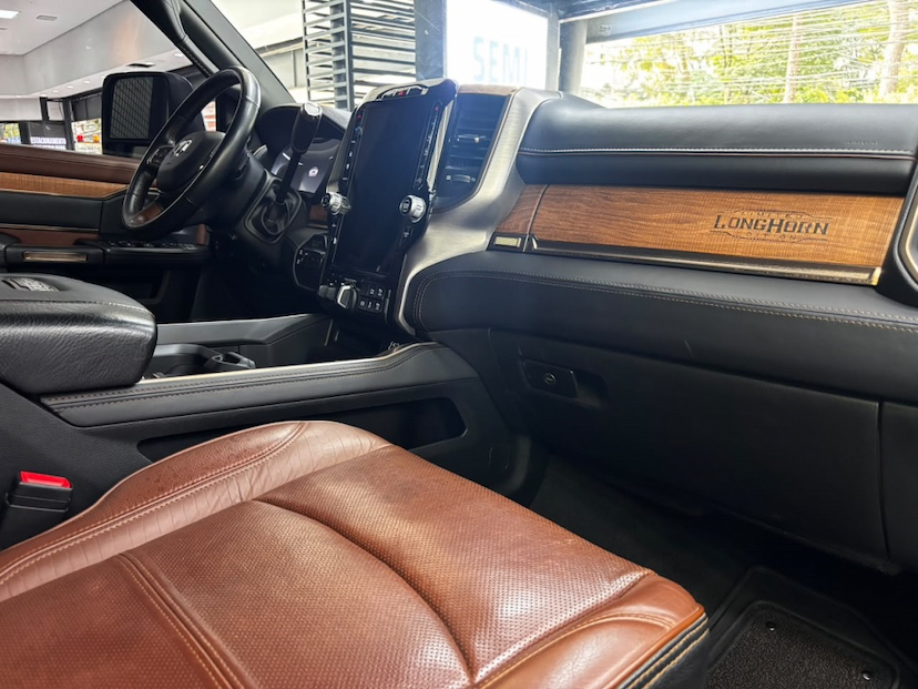 Foto do veículo RAM 3500 6.7 I6 TURBO DIESEL LIMITED LONGHORN CD 4X4  AUTOMÁTICO 2023 61.517 KM 539.777,00