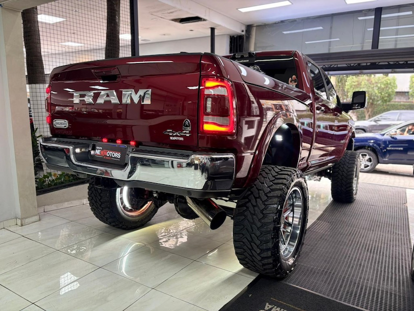 Foto do veículo RAM 3500 6.7 I6 TURBO DIESEL LIMITED LONGHORN CD 4X4  AUTOMÁTICO 2023 61.517 KM 539.777,00