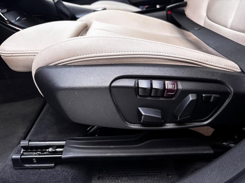 Foto do veículo BMW X1 2.0 16V TURBO ACTIVEFLEX SDRIVE20I 4P AUTOMÁTICO 2019 40.243 KM 137.777,00