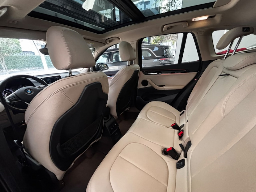 Foto do veículo BMW X1 2.0 16V TURBO ACTIVEFLEX SDRIVE20I 4P AUTOMÁTICO 2019 40.243 KM 137.777,00