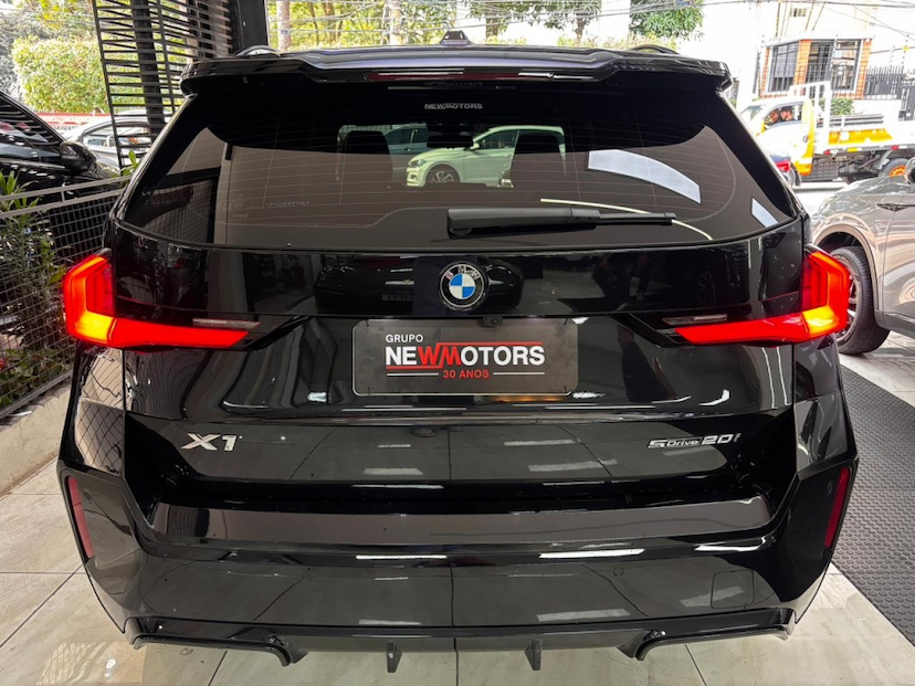 Foto do veículo BMW X1 2.0 16V TURBO GASOLINA SDRIVE20I M SPORT STEPTRONIC 2024 27.000 KM 282.900,00