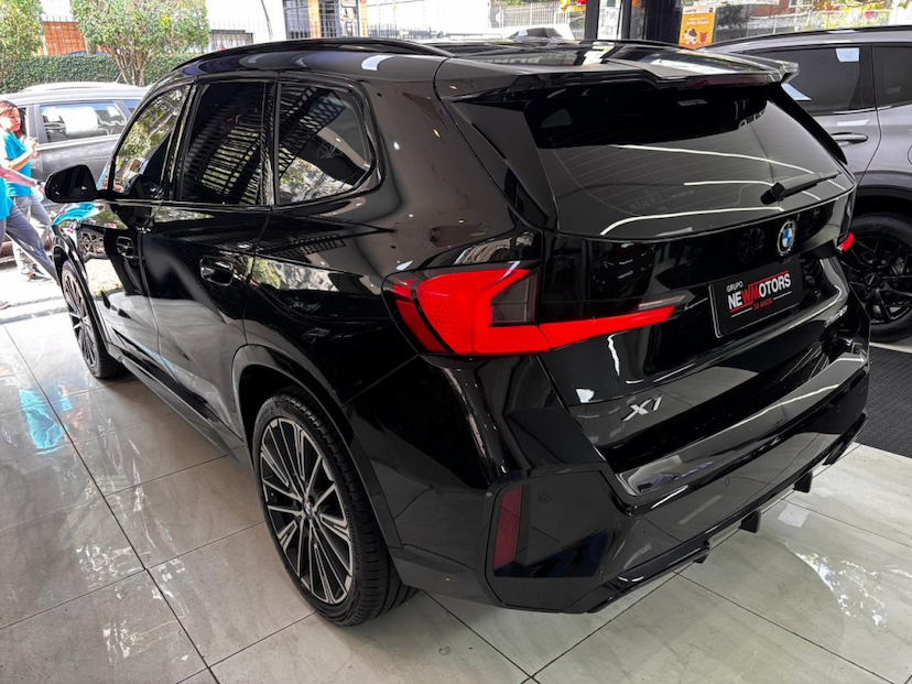 Foto do veículo BMW X1 2.0 16V TURBO GASOLINA SDRIVE20I M SPORT STEPTRONIC 2024 27.000 KM 282.900,00