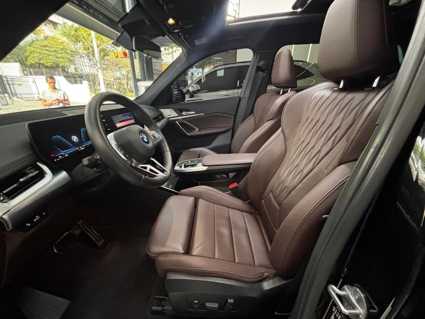 Foto do veículo BMW X1 2.0 16V TURBO GASOLINA SDRIVE20I M SPORT STEPTRONIC 2024 27.000 KM 282.900,00