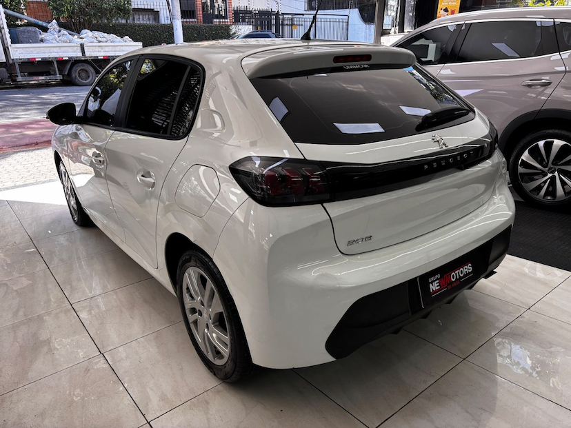 Foto do veículo PEUGEOT 208 1.6 16V FLEX 4P ACTIVE AT1 2022 51.321 KM 72.777,00