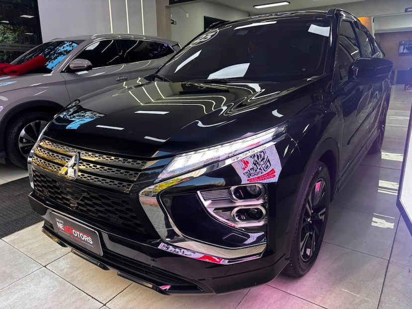 Foto do veículo MITSUBISHI ECLIPSE CROSS 1.5 MIVEC TURBO GASOLINA HPE-S CVT 2023 29.465 KM 149.777,00