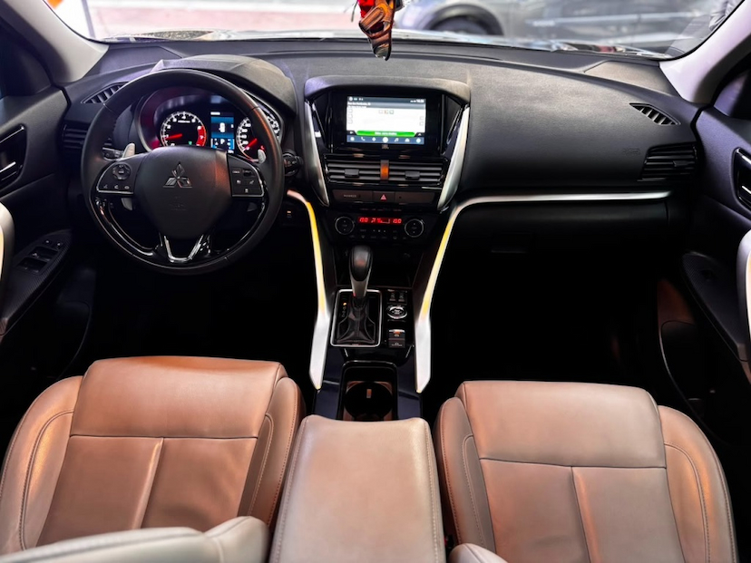 Foto do veículo MITSUBISHI ECLIPSE CROSS 1.5 MIVEC TURBO GASOLINA HPE-S CVT 2023 29.465 KM 149.777,00