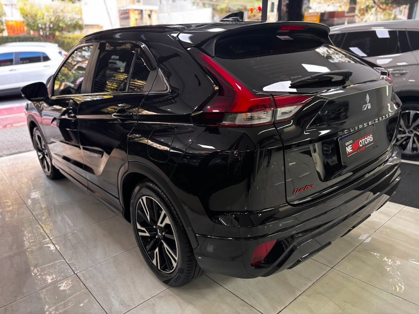 Foto do veículo MITSUBISHI ECLIPSE CROSS 1.5 MIVEC TURBO GASOLINA HPE-S CVT 2023 29.465 KM 149.777,00