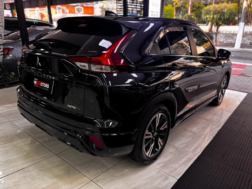 Foto do veículo MITSUBISHI ECLIPSE CROSS 1.5 MIVEC TURBO GASOLINA HPE-S CVT 2023 29.465 KM 149.777,00