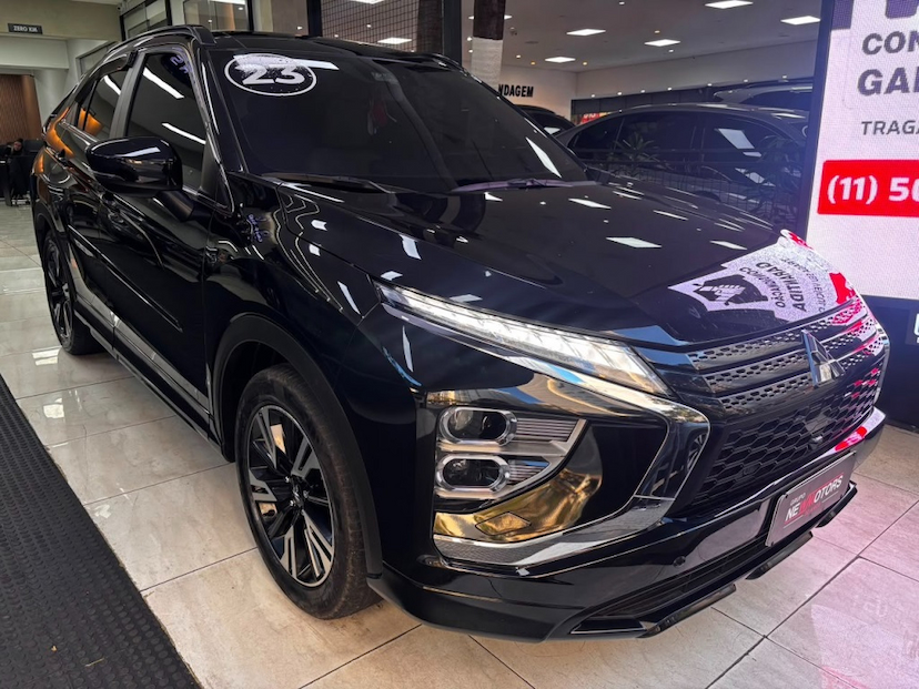 Foto do veículo MITSUBISHI ECLIPSE CROSS 1.5 MIVEC TURBO GASOLINA HPE-S CVT 2023 29.465 KM 149.777,00