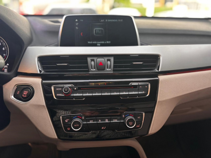 Foto do veículo BMW X1 2.0 16V TURBO ACTIVEFLEX SDRIVE20I 4P AUTOMÁTICO 2019 79.720 KM 118.777,00
