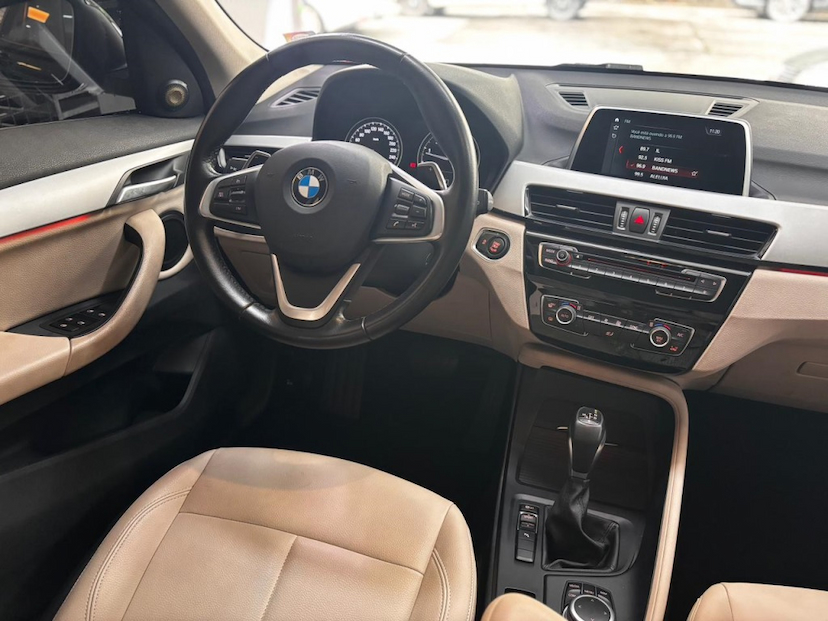 Foto do veículo BMW X1 2.0 16V TURBO ACTIVEFLEX SDRIVE20I 4P AUTOMÁTICO 2019 79.720 KM 118.777,00