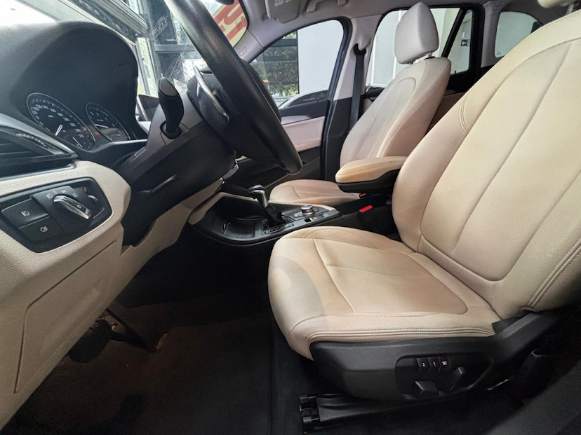 Foto do veículo BMW X1 2.0 16V TURBO ACTIVEFLEX SDRIVE20I 4P AUTOMÁTICO 2019 79.720 KM 118.777,00