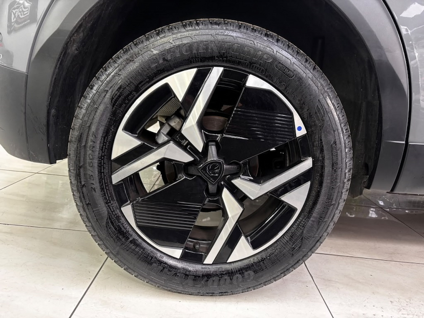 Foto do veículo PEUGEOT 2008 1.0 TURBO 200 FLEX GT CVT 2025 13.536 KM 138.777,00