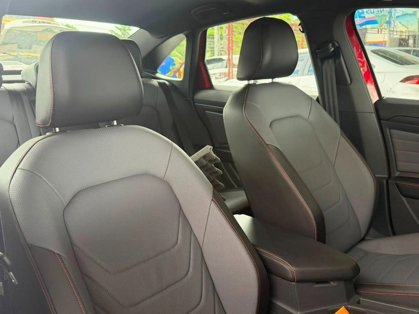 Foto do veículo VOLKSWAGEN JETTA 2.0 350 TSI GASOLINA GLI DSG 2026 0 KM 239.990,00