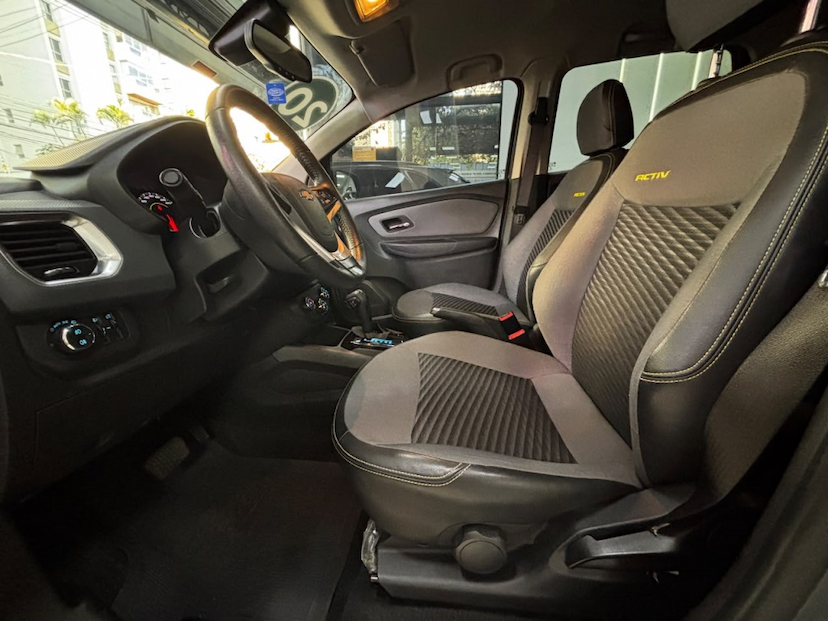 Foto do veículo CHEVROLET SPIN 1.8 ACTIV 8V FLEX 4P AUTOMÁTICO 2020 57.600 KM 79.777,00